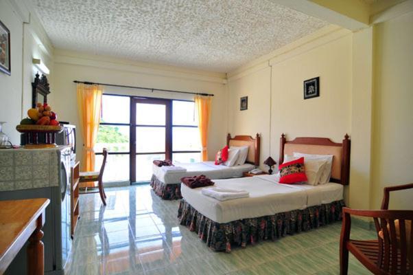 Baan Karon Hill Phuket Resort Room photo