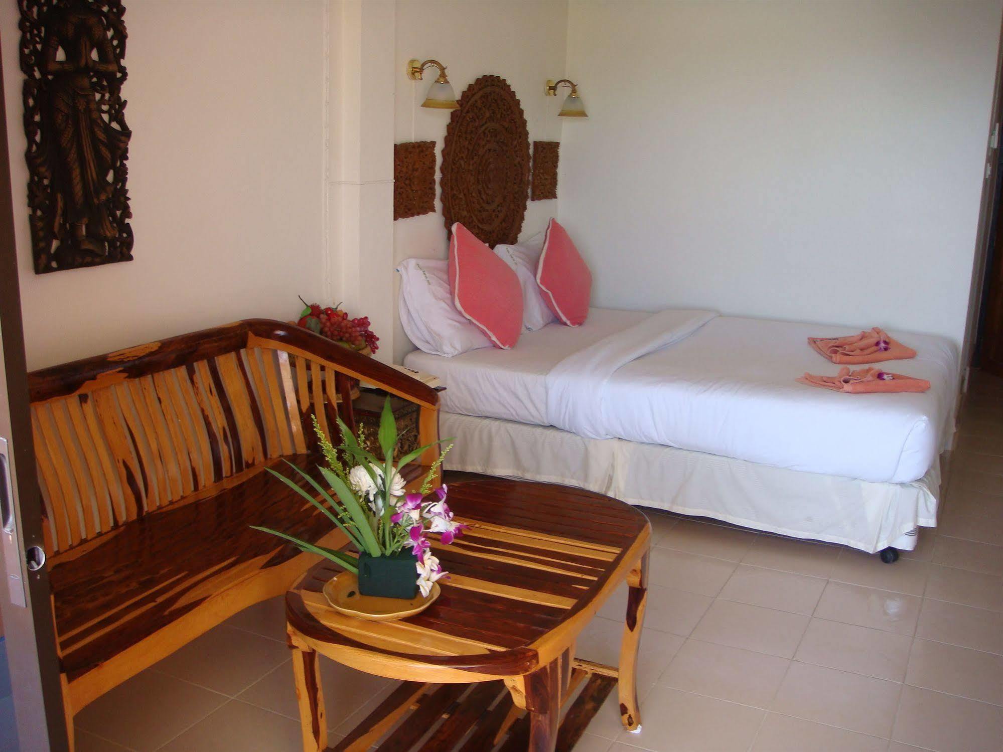 Baan Karon Hill Phuket Resort Exterior photo